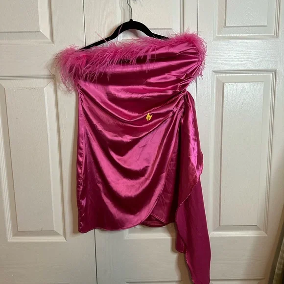 MORE TO COME Dress Size Medium - Picture 2 of 7